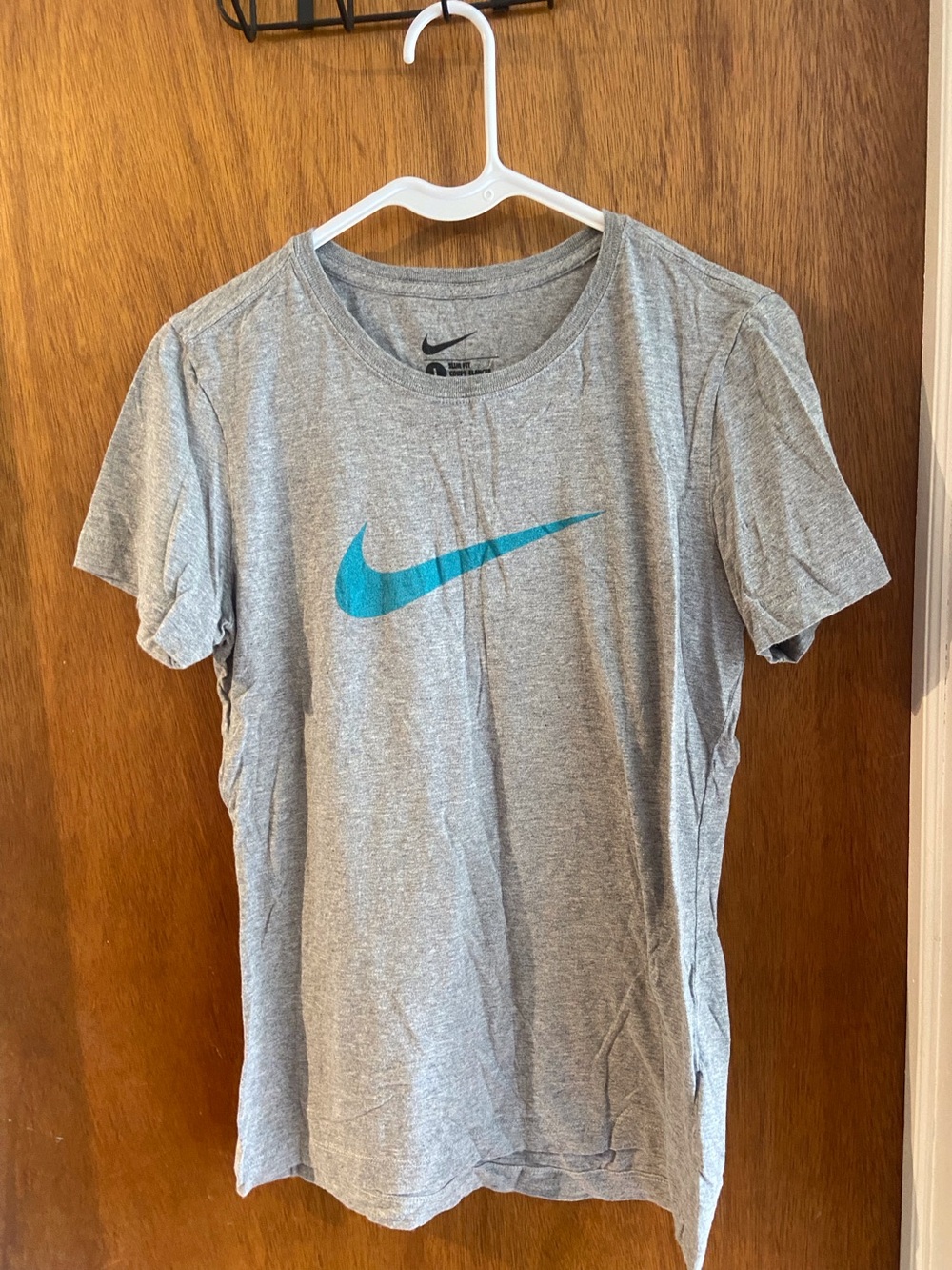 Nike Gray T-Shirt with Teal Swoosh Slim Fit Size Large